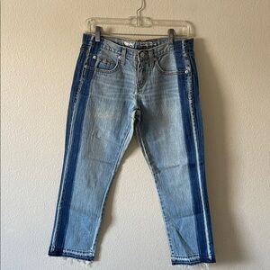 5/$10❤️❤️❤️New without tag! Mossimo Boyfriend Crop Distressed Jeans